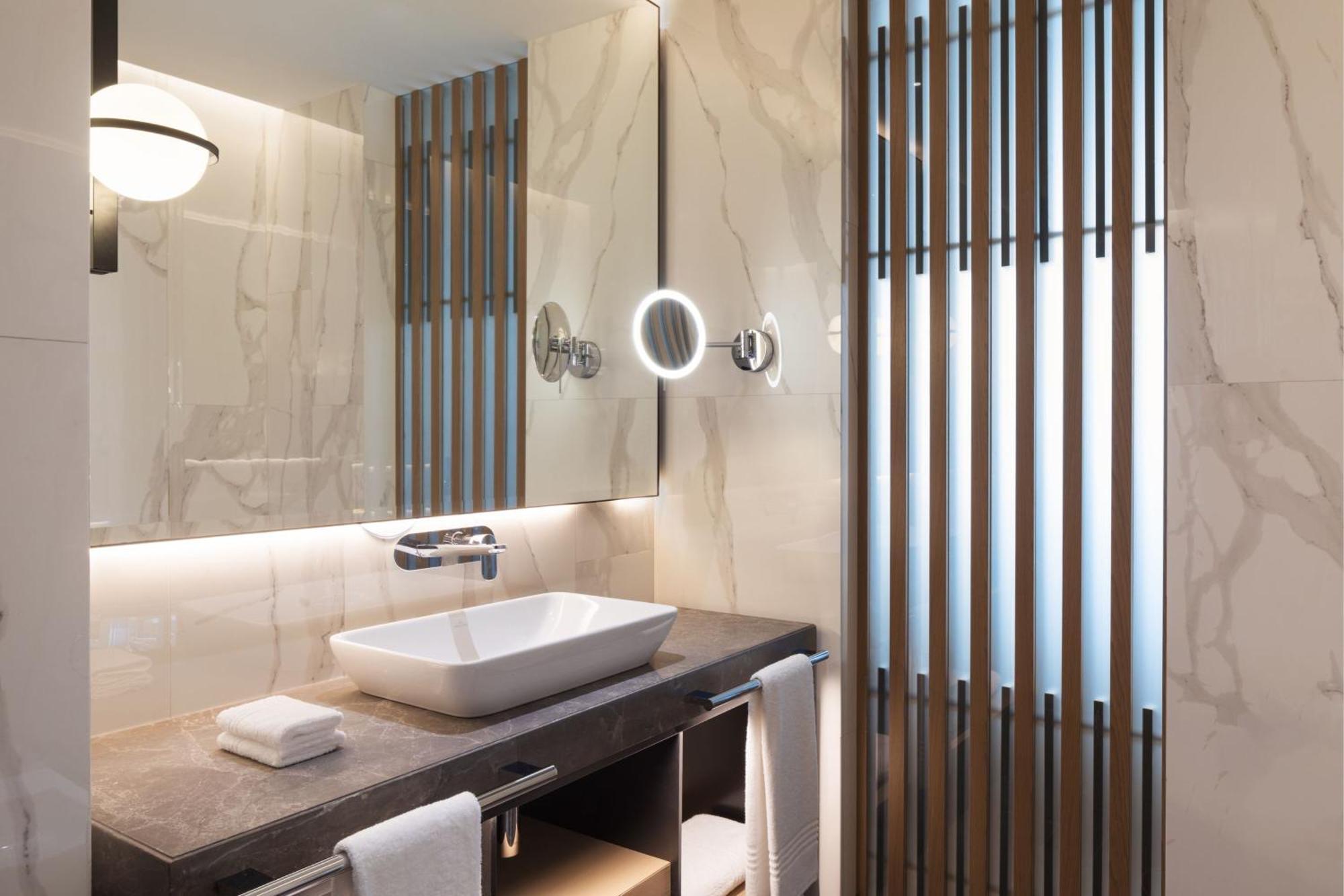 Tirana Marriott Hotel ภายนอก รูปภาพ